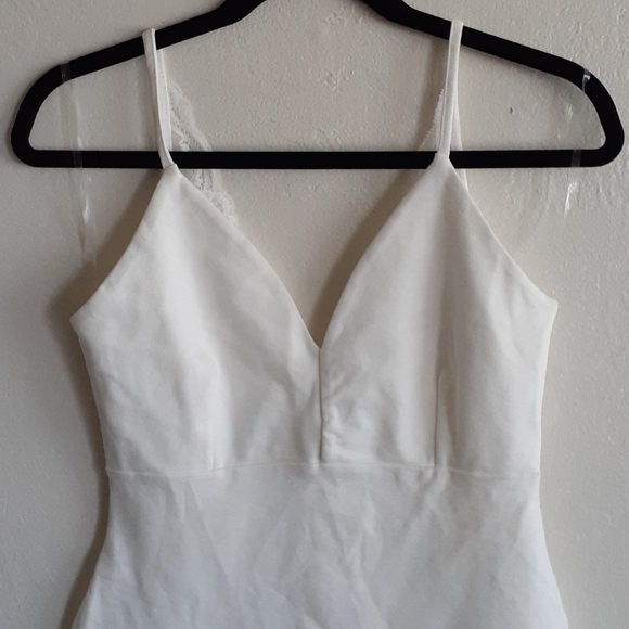 Off-White Bodycon Lace Dress - Picture 2 of 9